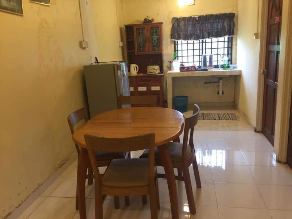 Trisya Homestay Kuala Terengganu Exterior photo